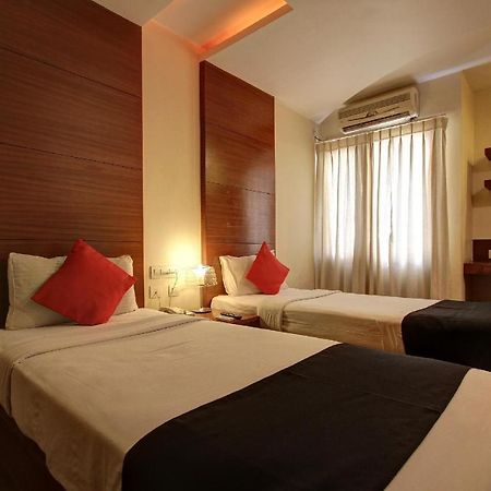 Amaran Hotels Madurai Buitenkant foto